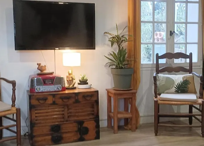 Du Pont-du-gard Lodge